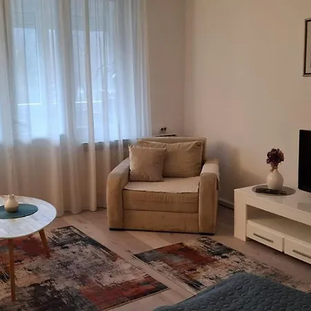 Modern Apt In Center Of Sarajevo With Free Parking 塞拉耶佛